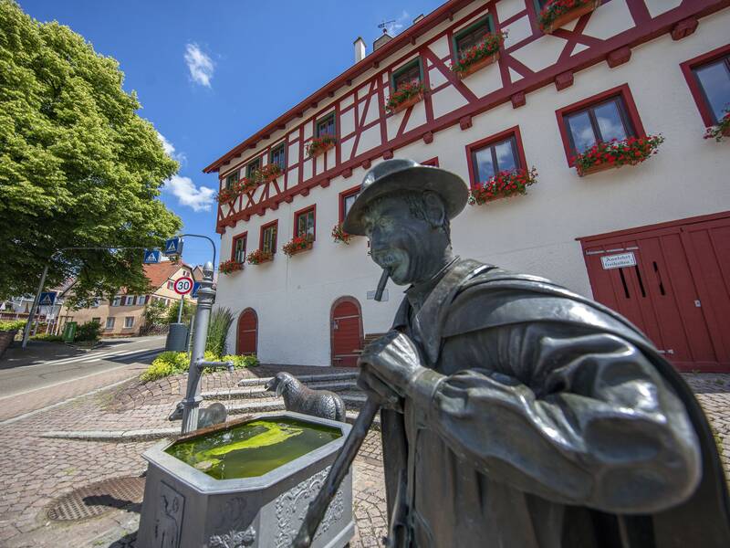 Rathaus Schafhausen  mit dem Schäfer