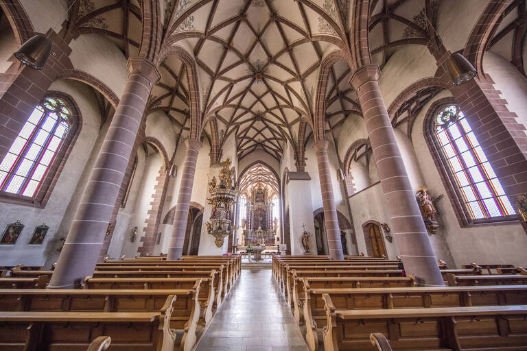 Katholische Kirche Peter und Paul von innen