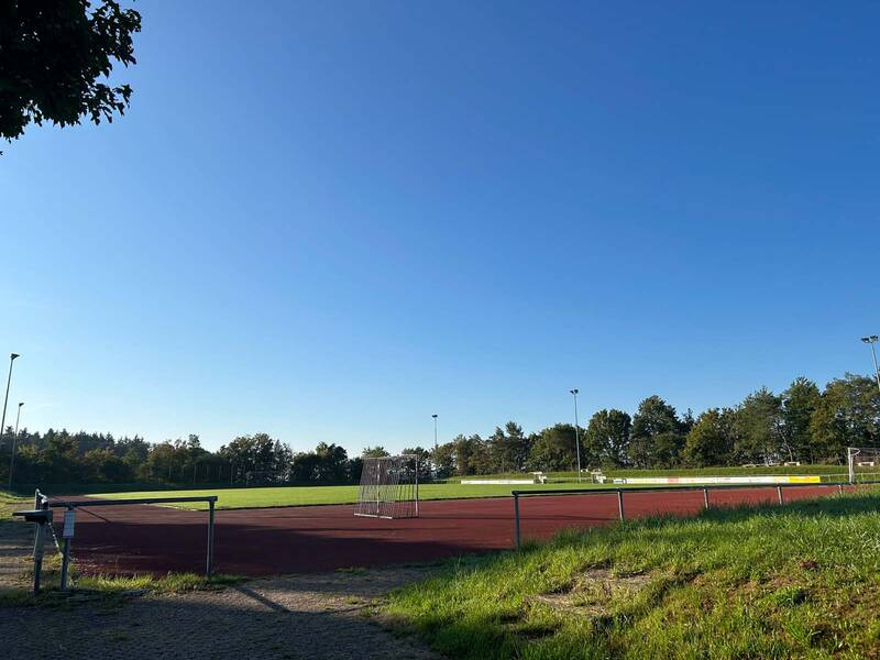 Ein Fußballfeld.