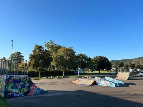 Ein Skateplatz.