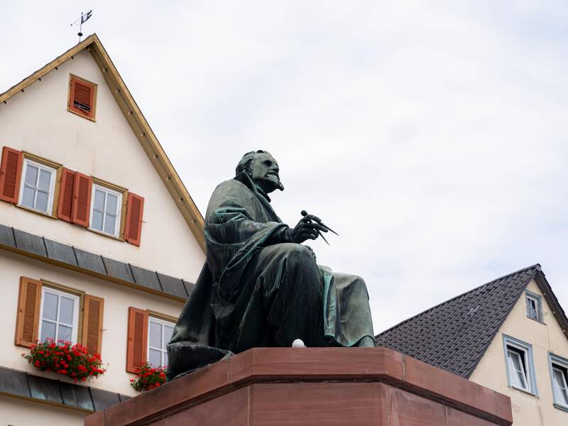 Das Kepler-Denkmal auf dem Marktplatz von Weil der Stadt