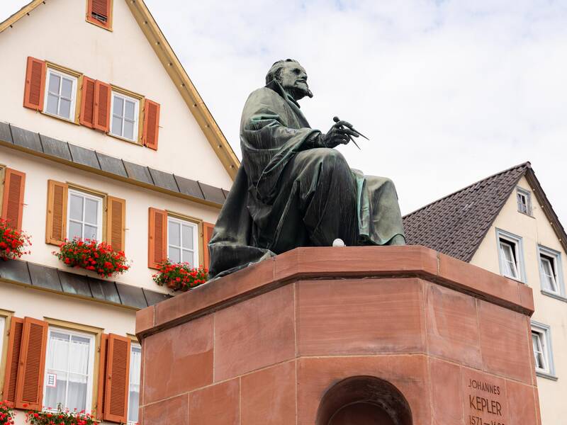 Das Kepler-Denkmal auf dem Marktplatz von Weil der Stadt