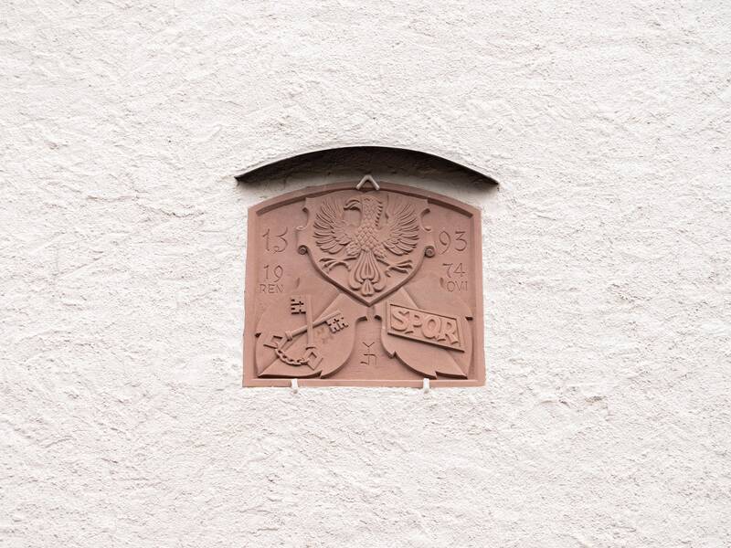 Ein Hauswappen.