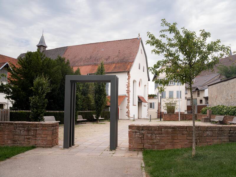 Blick auf das Klösterle vom Parkplatz aus